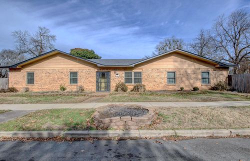 2023 S Izard St, Little Rock, AR, 72206-1162 | Card Image