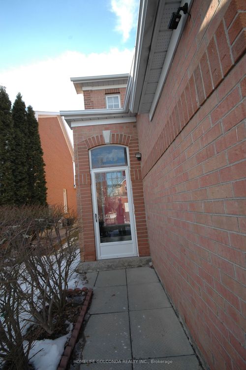 73 Snowdon Cir, Unionville, ON, L3P7S5 | Card Image