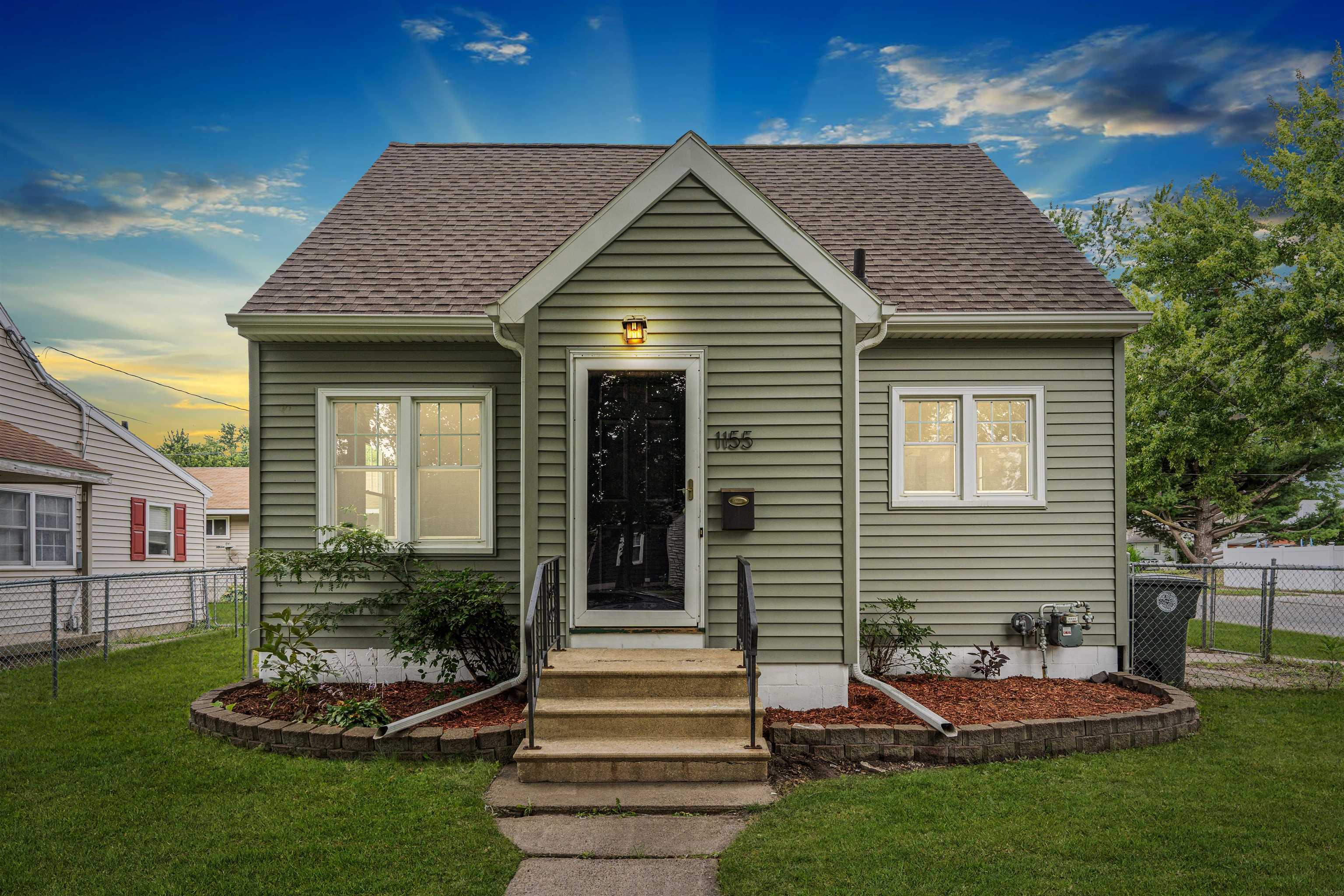 Byron Ave, Waterloo, IA 50702