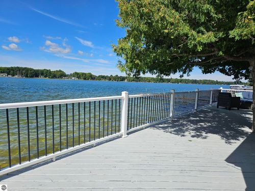 3976 E Cedar Lake Dr, Greenbush, MI, 48738-9723 | Card Image