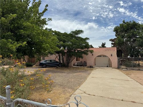 7191 Redwood Ave, Hesperia, CA, 92345-8504 | Card Image