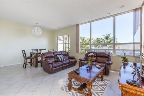 302a-326 Harrison St, Hollywood, FL, 33019-1743 | Card Image