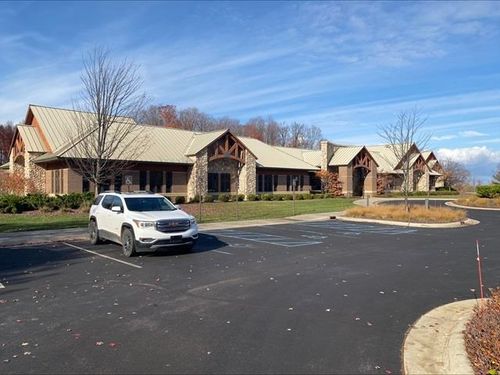 700 Hammond Rd E, Traverse City, MI, 49686-8641 | Card Image