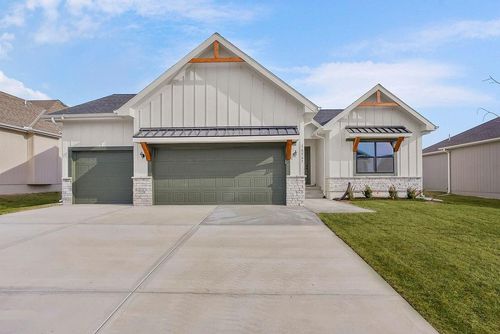 16567 S Stagecoach St, Olathe, KS, 66062-7138 | Card Image