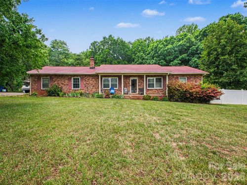 888 Sunbeam Dr, Lincolnton, NC, 28092-9750 | Card Image