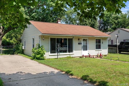 35720 Glen St, Westland, MI, 48186-4198 | Card Image