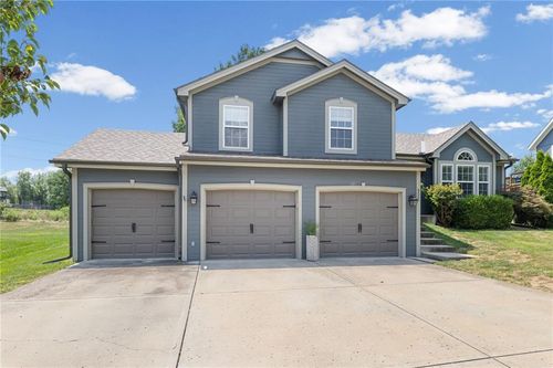 8005 Ne 104th Ter, Kansas City, MO, 64157-9106 | Card Image