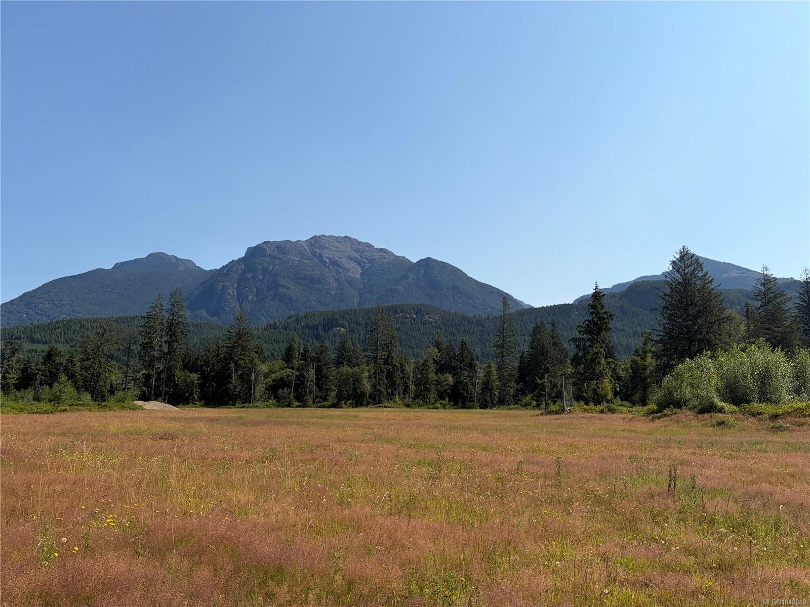 Residential in Sayward