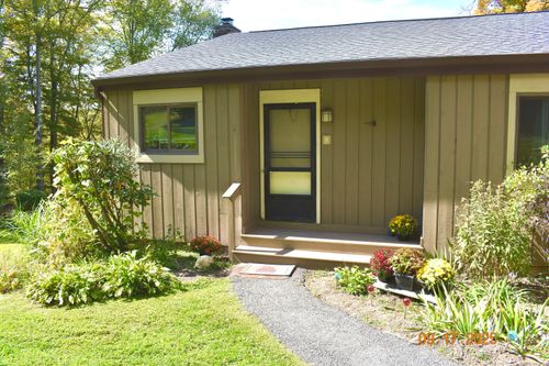 8-8 Tamarack Ln, Woodbury, CT, 06798-3211 | Card Image