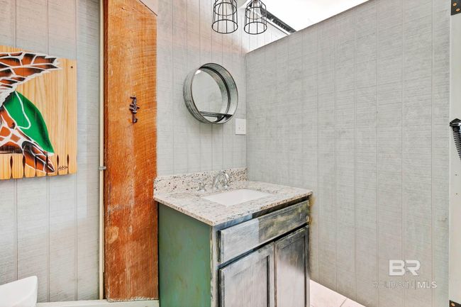 Downstairs Bathroom | Image 37