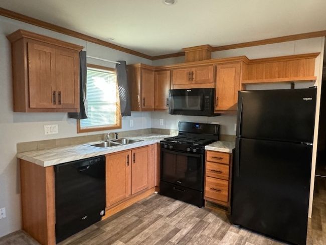 64 Baron Ave, Home with 1 bedrooms, 1 bathrooms and 2 parking in Pontiac IL | Image 7