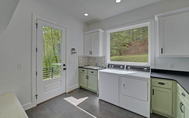 433 Hawkeye Trl, Home with 3 bedrooms, 3 bathrooms and null parking in Marble NC | Image 31