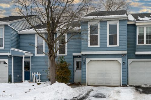 7 Fox Hollow Sq, Cohoes, NY, 12047-2102 | Card Image