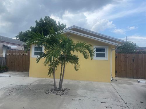 2-1935 Liberty St, Hollywood, FL, 33020-2408 | Card Image