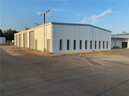 a-1840 E Emma Ave, Springdale, AR, 72764-3617 | Card Image