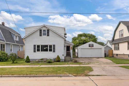 831 Winnebago Avenue, OSHKOSH, WI, 54901 | Card Image