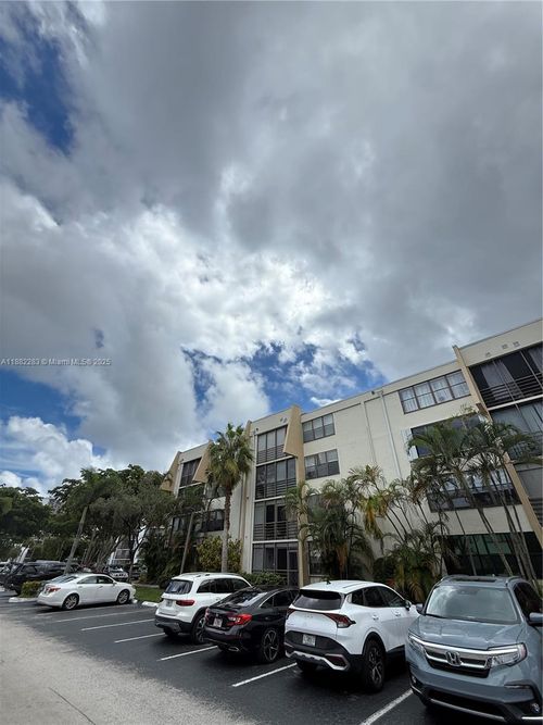7-20381 Ne 30th Ave, Aventura, FL, 33180-1546 | Card Image