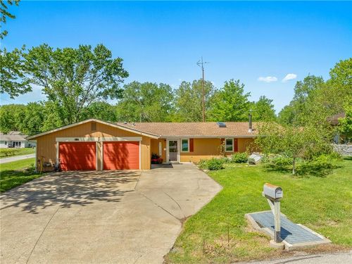 2804 E 174th St, Belton, MO, 64012-3806 | Card Image