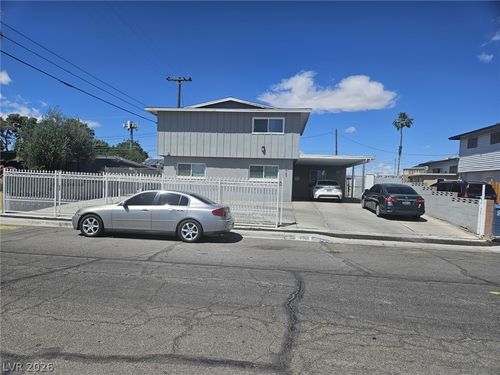 4966 Lana Dr, Las Vegas, NV, 89121-6941 | Card Image