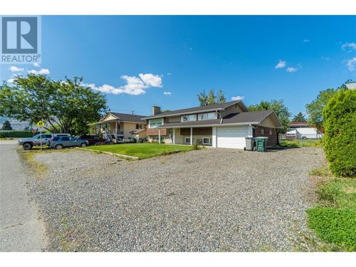 1118 Chateau St, Kamloops, BC, V2B5R4 | Card Image