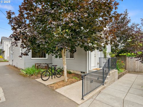 2536 Se 87th Ave, Portland, OR, 97266 | Card Image