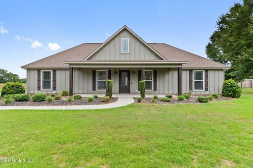 121 Cottage Oaks Dr, Lucedale, MS, 39452-2523 | Card Image