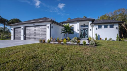2565 28th Ave Se, Naples, FL, 34117-8953 | Card Image