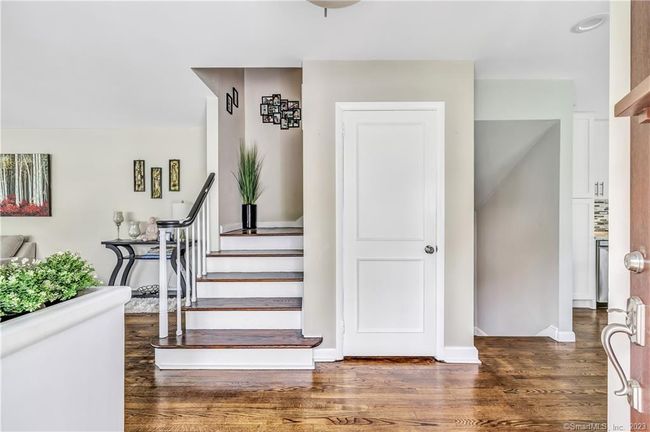 135 Crest Ter, House other with 3 bedrooms, 3 bathrooms and null parking in Fairfield CT | Image 7