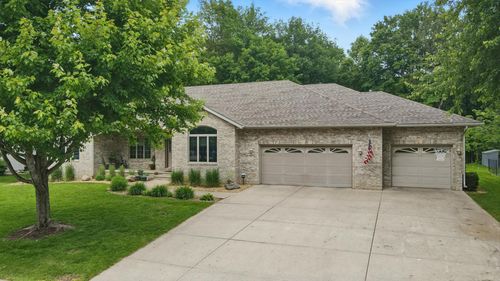 180 Nature Valley Pl Nw, Owatonna, MN, 55060-1384 | Card Image
