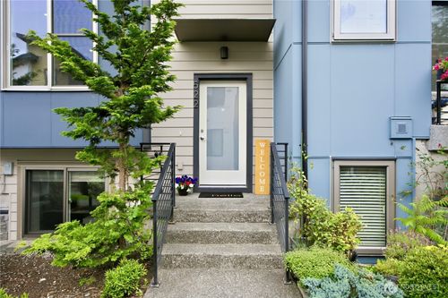 522 Glacier Walk Se, Sammamish, WA, 98074-5049 | Card Image