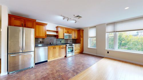 7-230 College St, Burlington, VT, 05401-8347 | Card Image
