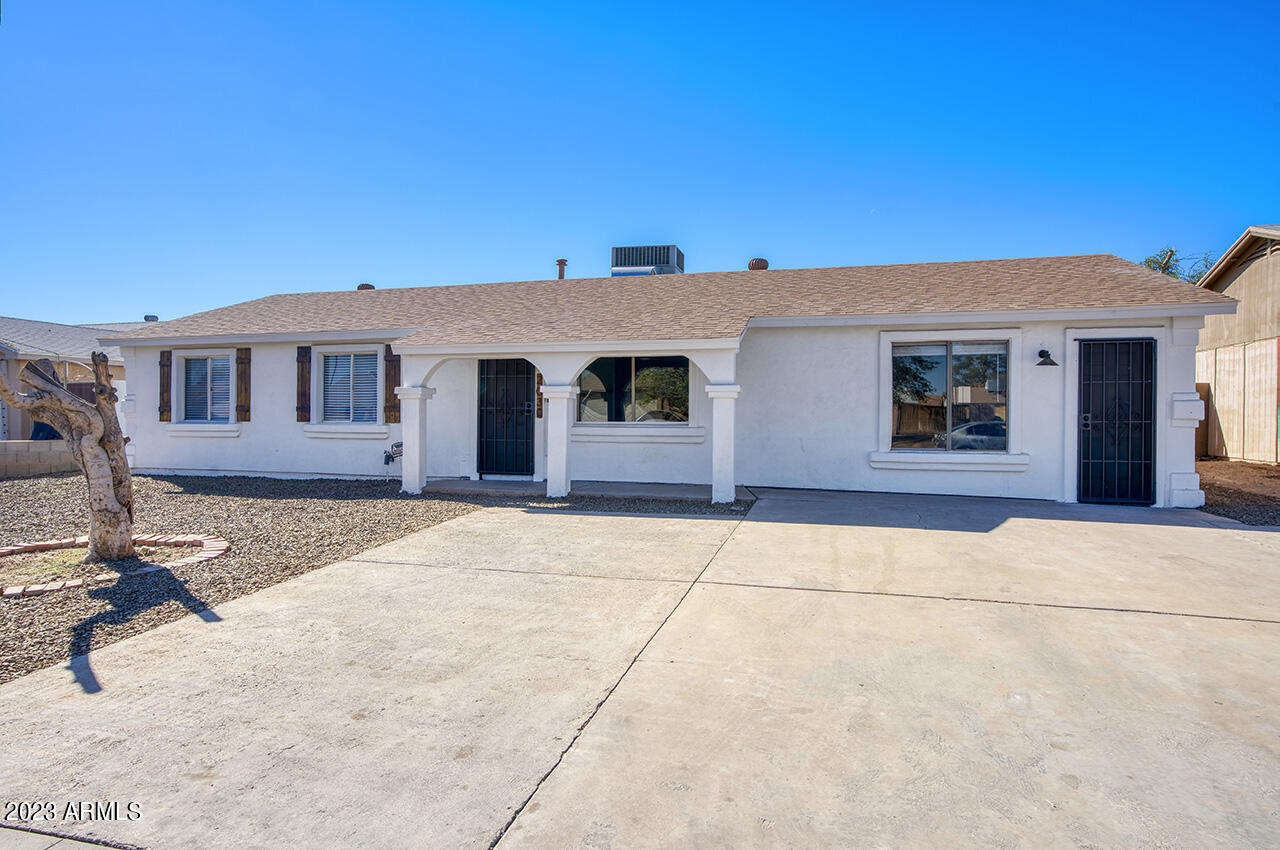 2030 N 64th Lane, For Sale in Phoenix Zoocasa