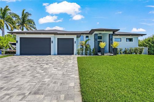 8800 Woodgate Manor Ct, FORT MYERS, FL, 33908 | Card Image