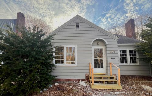 612 10th St Sw, Willmar, MN, 56201-3147 | Card Image