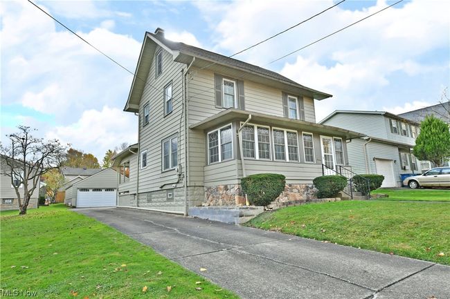 View of front of house with a front yard | Image 4
