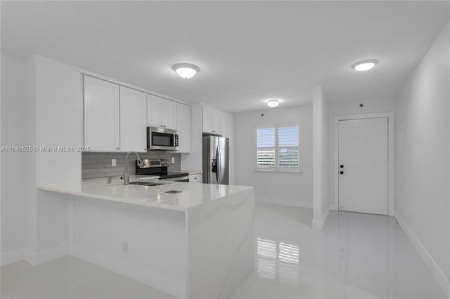 APT-503 - 2217 Cypress Island Dr, Condo with 2 bedrooms, 2 bathrooms and null parking in Pompano Beach FL | Image 5