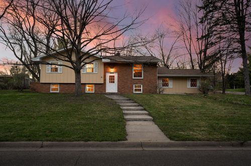3455 Glen Oaks Ave, White Bear Lake, MN, 55110-5609 | Card Image
