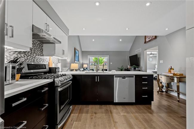 32 Westminster Cres, Townhouse with 2 bedrooms, 4 bathrooms and 4 parking in Fergus ON | Image 18