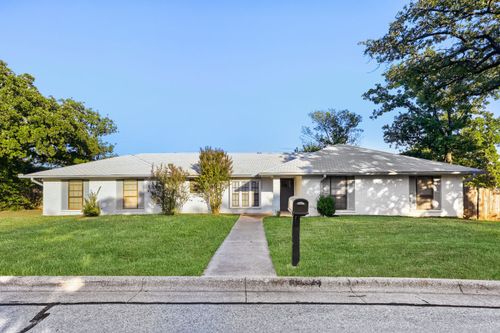 4203 Spring Hill Ln, Arlington, TX, 76016-4414 | Card Image