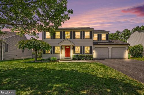 793 Hunter Dr, PENNSBURG, PA, 18073-1574 | Card Image