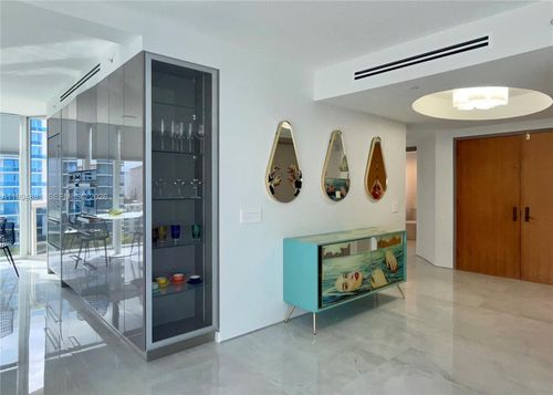 1001-17555 Collins Ave, Sunny Isles Beach, FL, 33160-2885 | Card Image