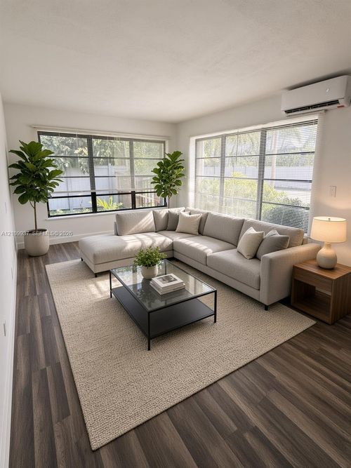 2-1024 Tyler St, Hollywood, FL, 33019-1304 | Card Image