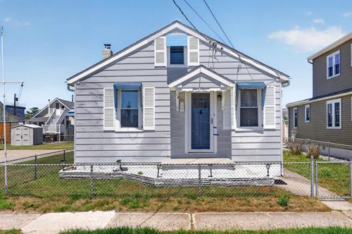 411 W Magnolia Ave, WILDWOOD, NJ, 08260-2459 | Card Image