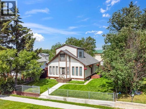 {{alt}} | Card Image