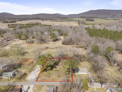 365 Section Line Rd, Gurley, AL, 35748-9189 | Card Image