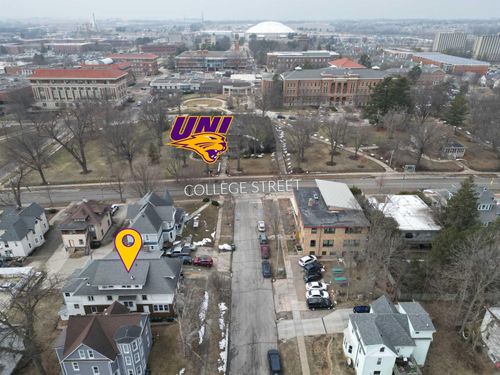 810 W 25th St, Cedar Falls, IA, 50613-3790 | Card Image