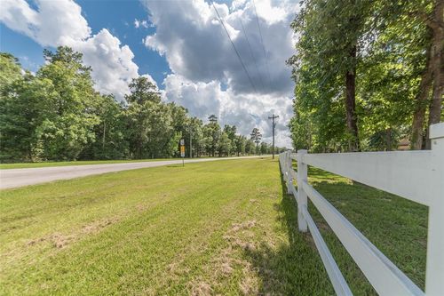 1049 County Road 6325, Dayton, TX, 77535-4727 | Card Image