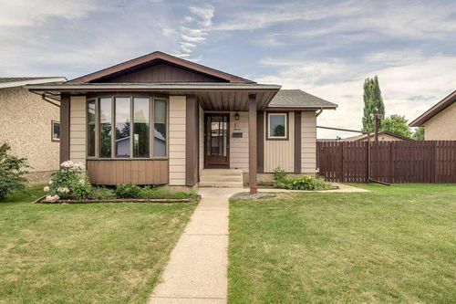 11 Howlett Avenue, Red Deer, AB, T4N6K2 | Card Image
