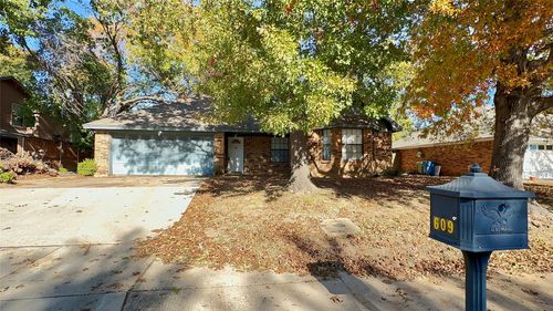 609 Main St, Roanoke, TX, 76262-8644 | Card Image