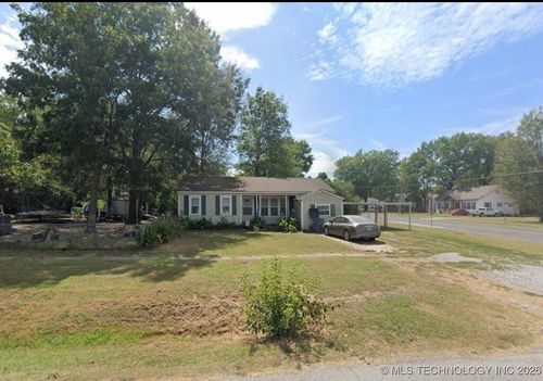 900 Se 7th St, Wagoner, OK, 74467-6702 | Card Image